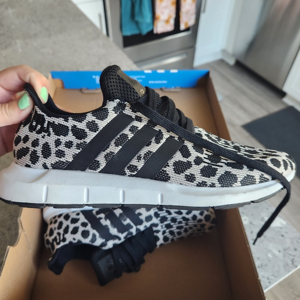 Adidas Swift Run Tennis Shoes